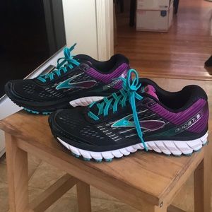 Brooks Ghost 9 Running Shoe - SIZE 8 WIDE